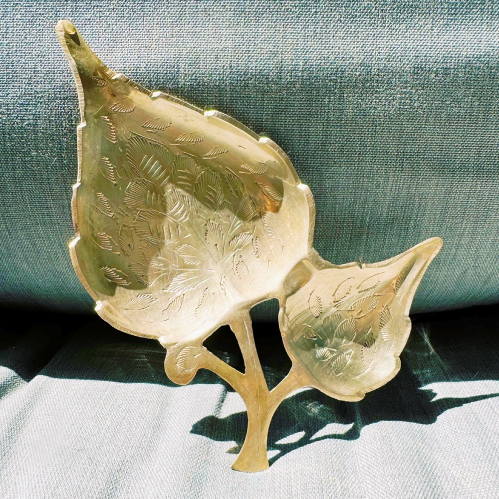 ✨Vintage Brass Hand Stamped India Oak Leaf Trinket Dish